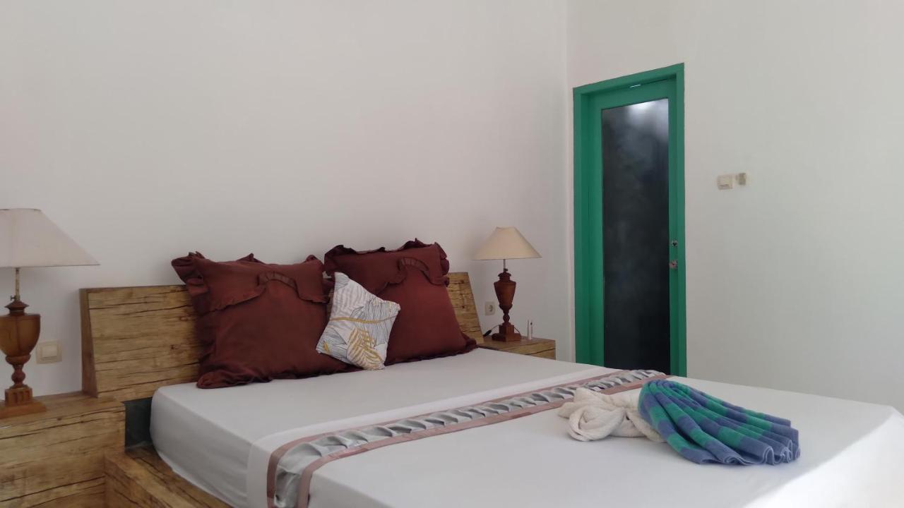 Palm Trees Villas Gili Islands Exterior photo