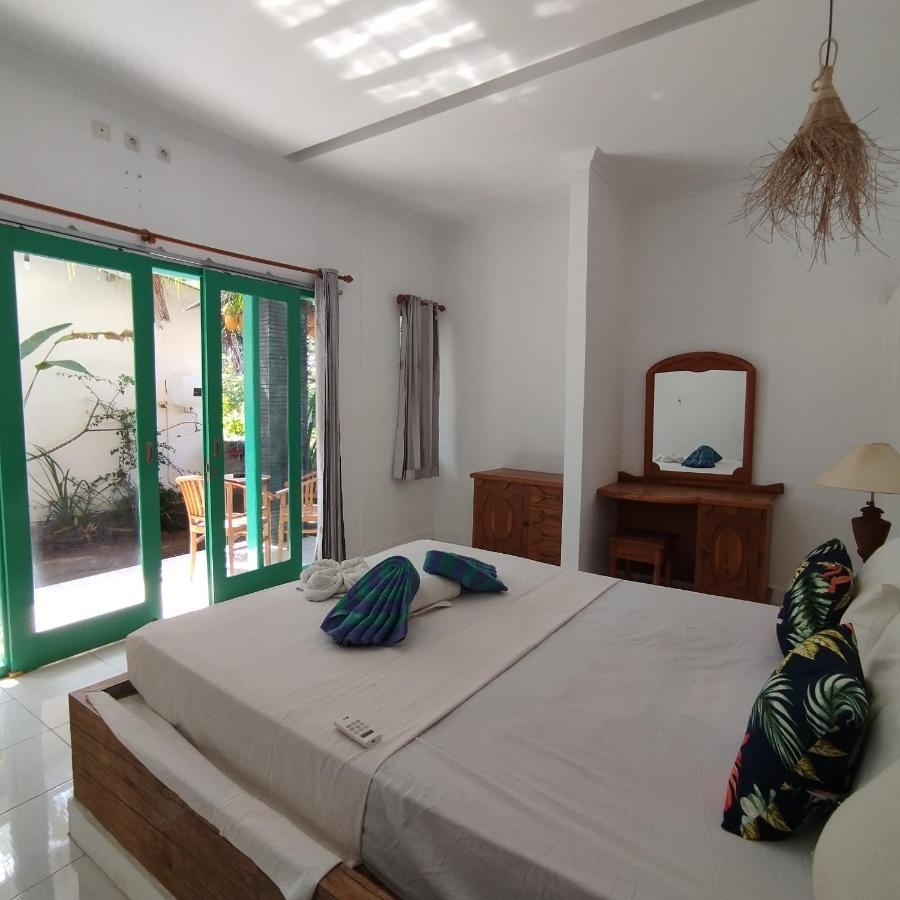 Palm Trees Villas Gili Islands Exterior photo