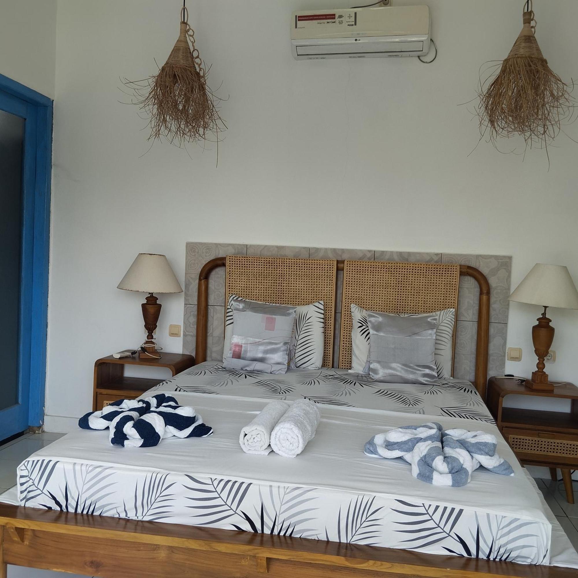 Palm Trees Villas Gili Islands Exterior photo