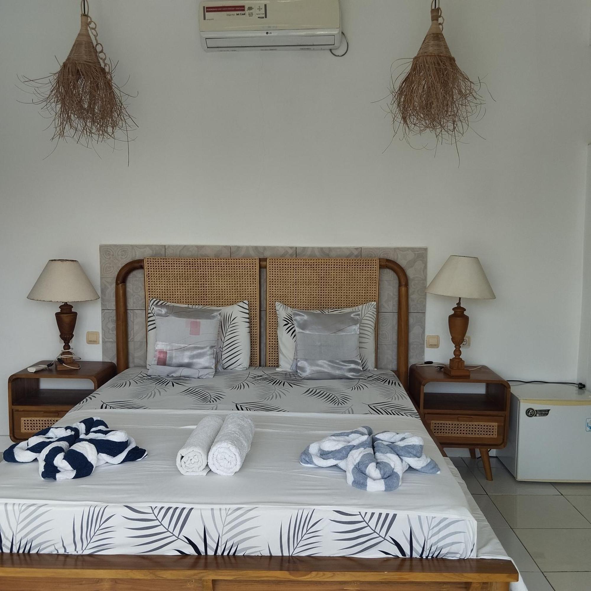Palm Trees Villas Gili Islands Exterior photo