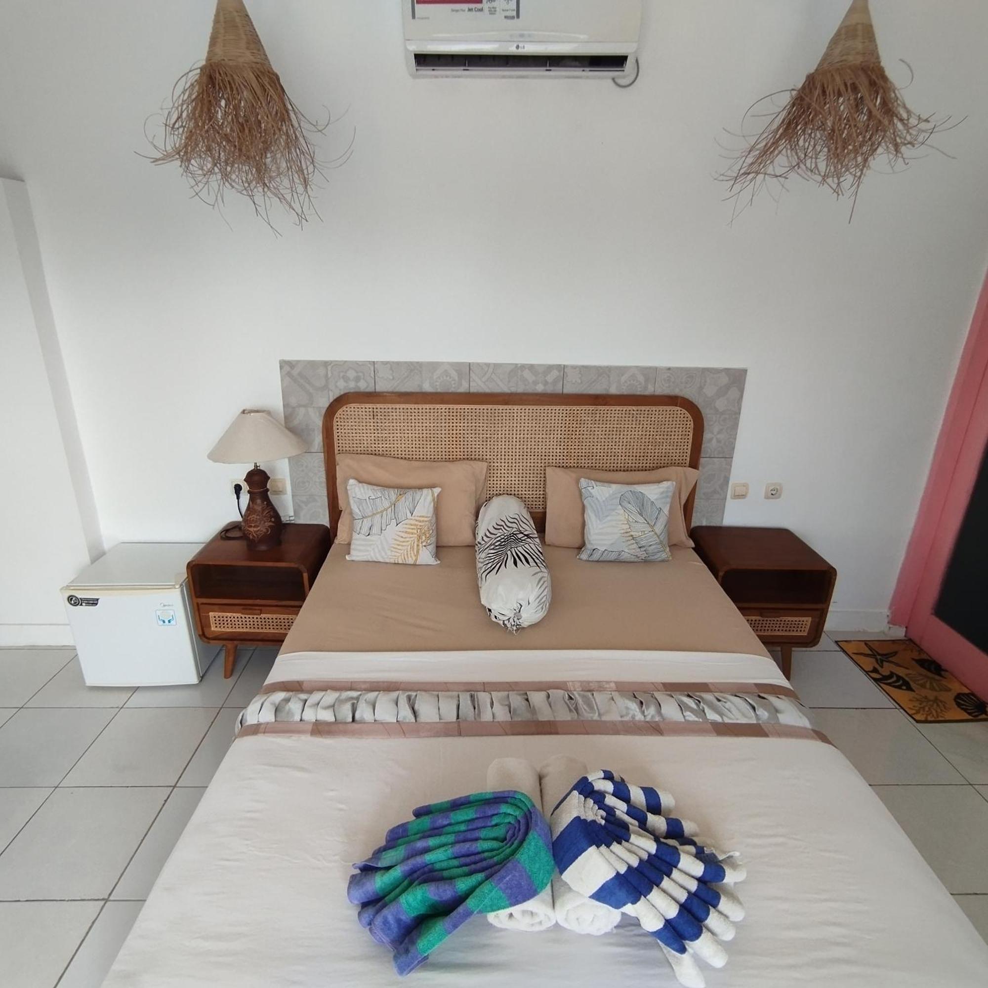 Palm Trees Villas Gili Islands Exterior photo