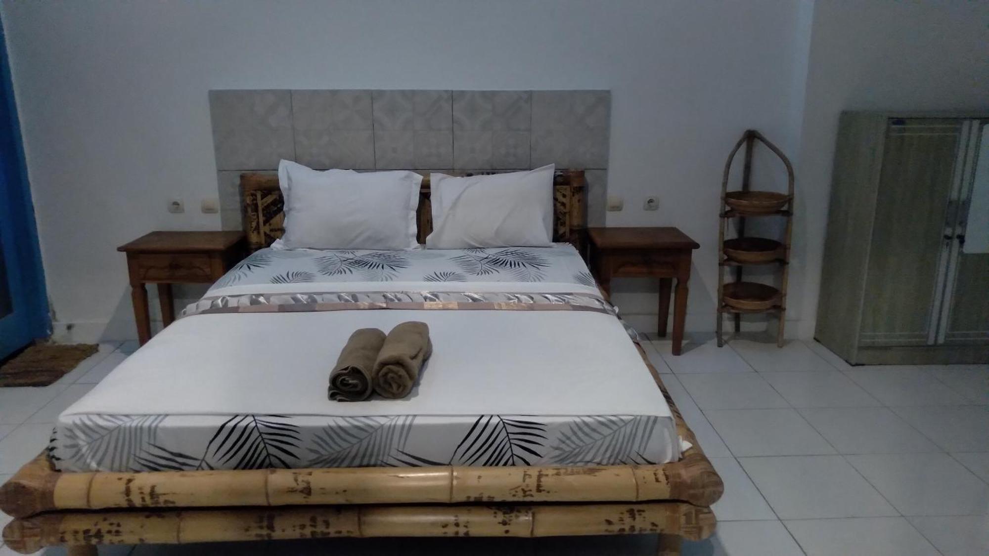 Palm Trees Villas Gili Islands Room photo