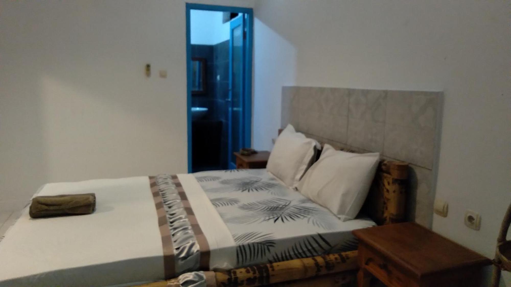 Palm Trees Villas Gili Islands Room photo