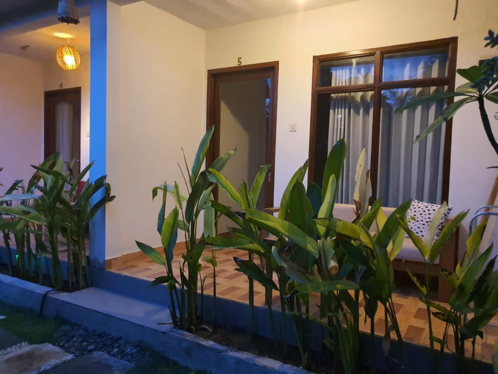 Palm Trees Villas Gili Islands Room photo