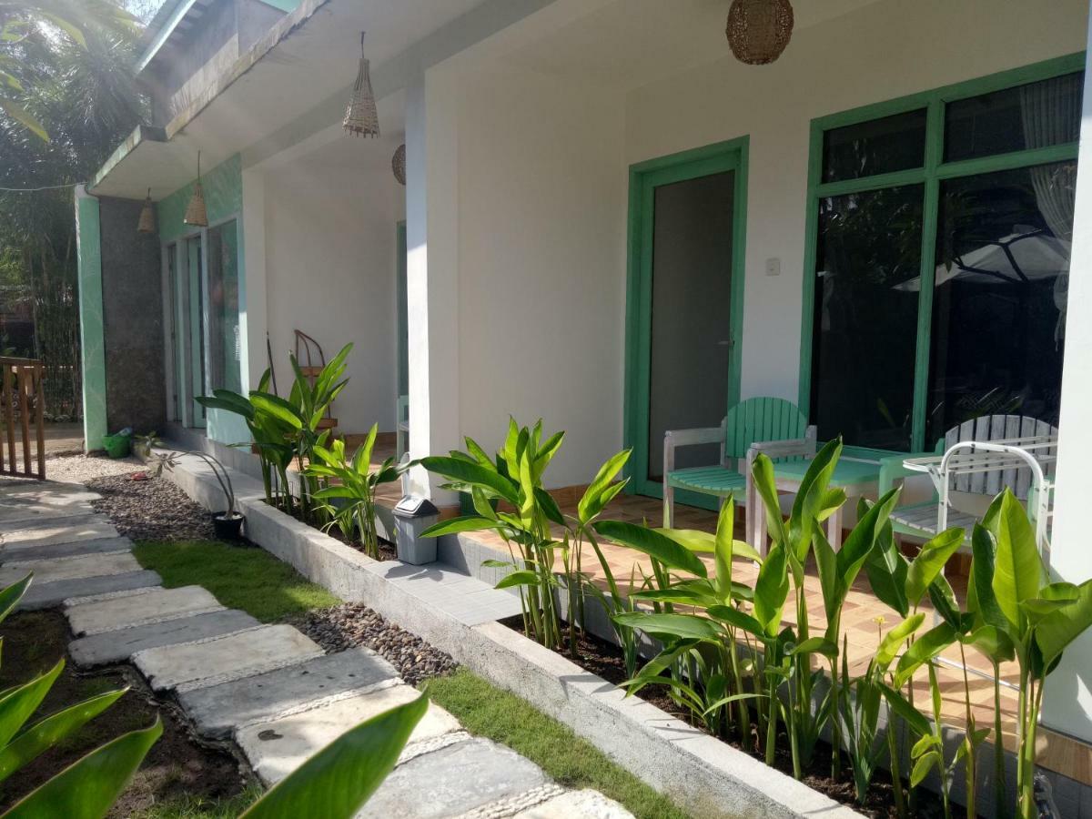 Palm Trees Villas Gili Islands Exterior photo