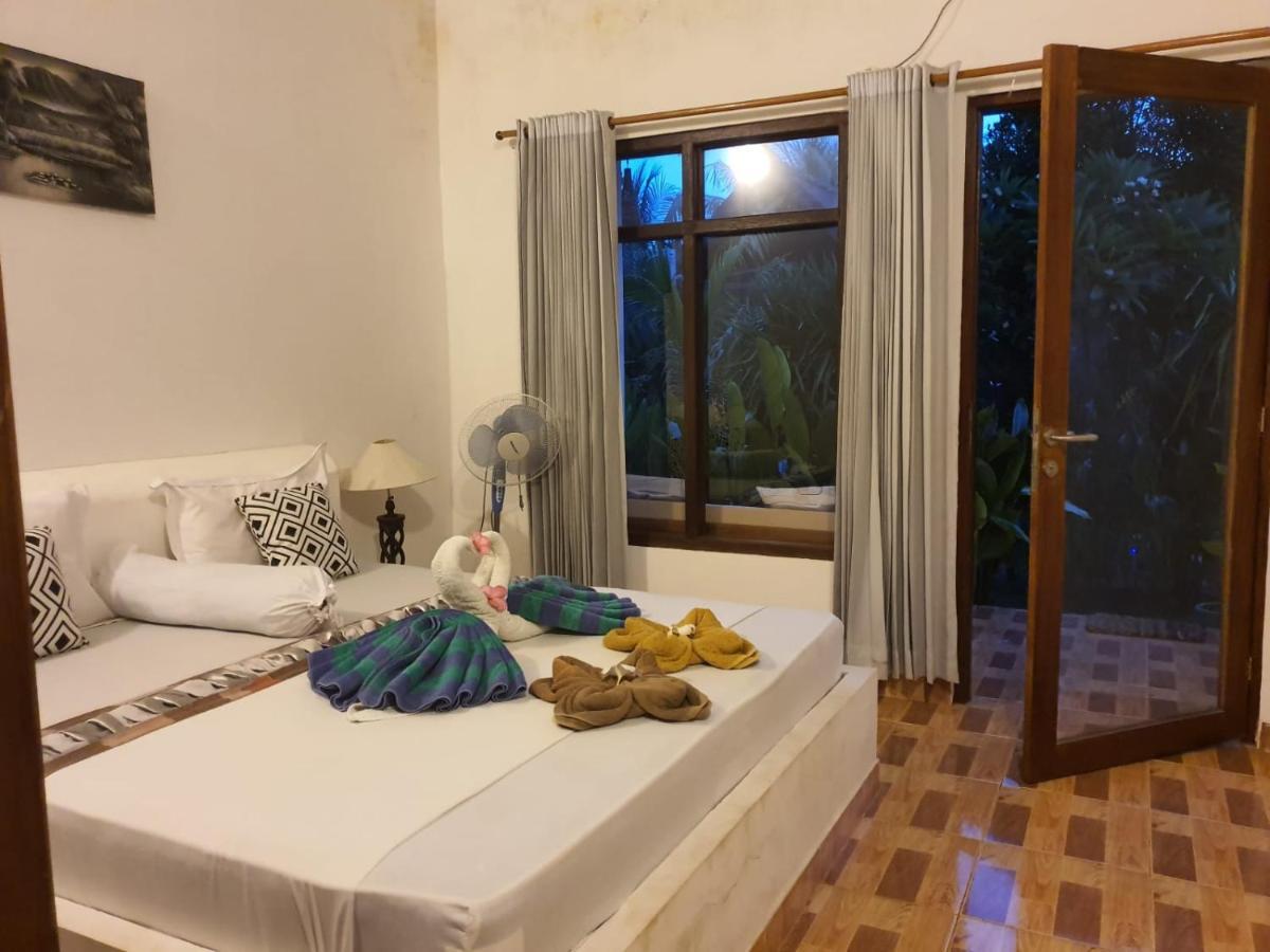 Palm Trees Villas Gili Islands Exterior photo